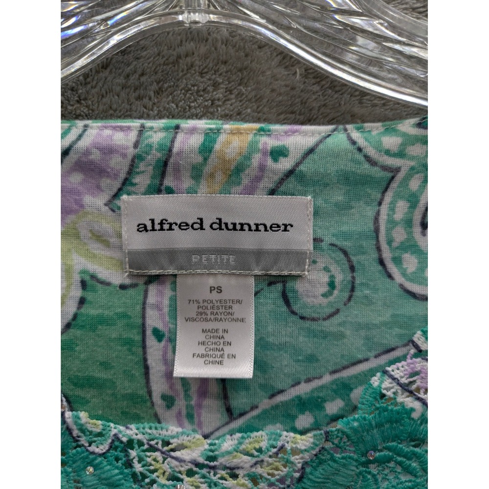 Alfred Dunner Petite Women's Green Paisley 3/4 Sleeve V-Neck Top PS‎ - Picture 2 of 7